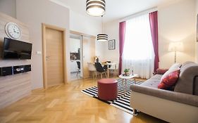 Angela Main Street Luxury Oasis & Free Parking