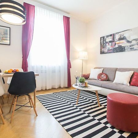 Angela Main Street Luxury Oasis & Free Parking Apartamento Zagreb Exterior foto