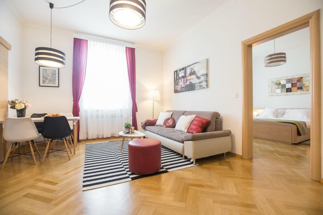 Angela Main Street Luxury Oasis & Free Parking Apartamento Zagreb Exterior foto