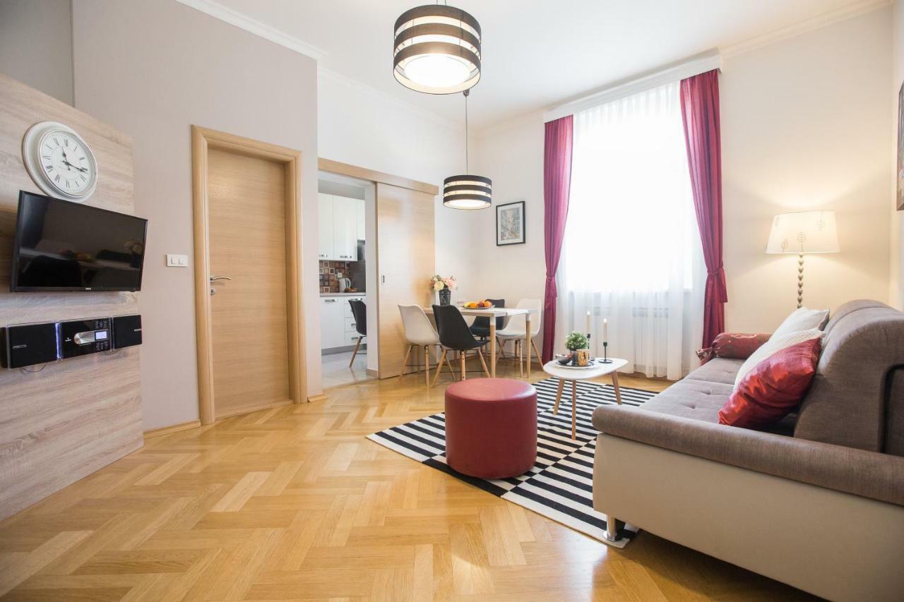 Angela Main Street Luxury Oasis & Free Parking Apartamento Zagreb Exterior foto